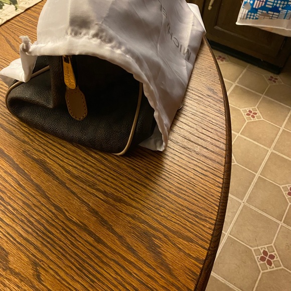 Michael Kors medium logo satchel - Picture 7 of 10